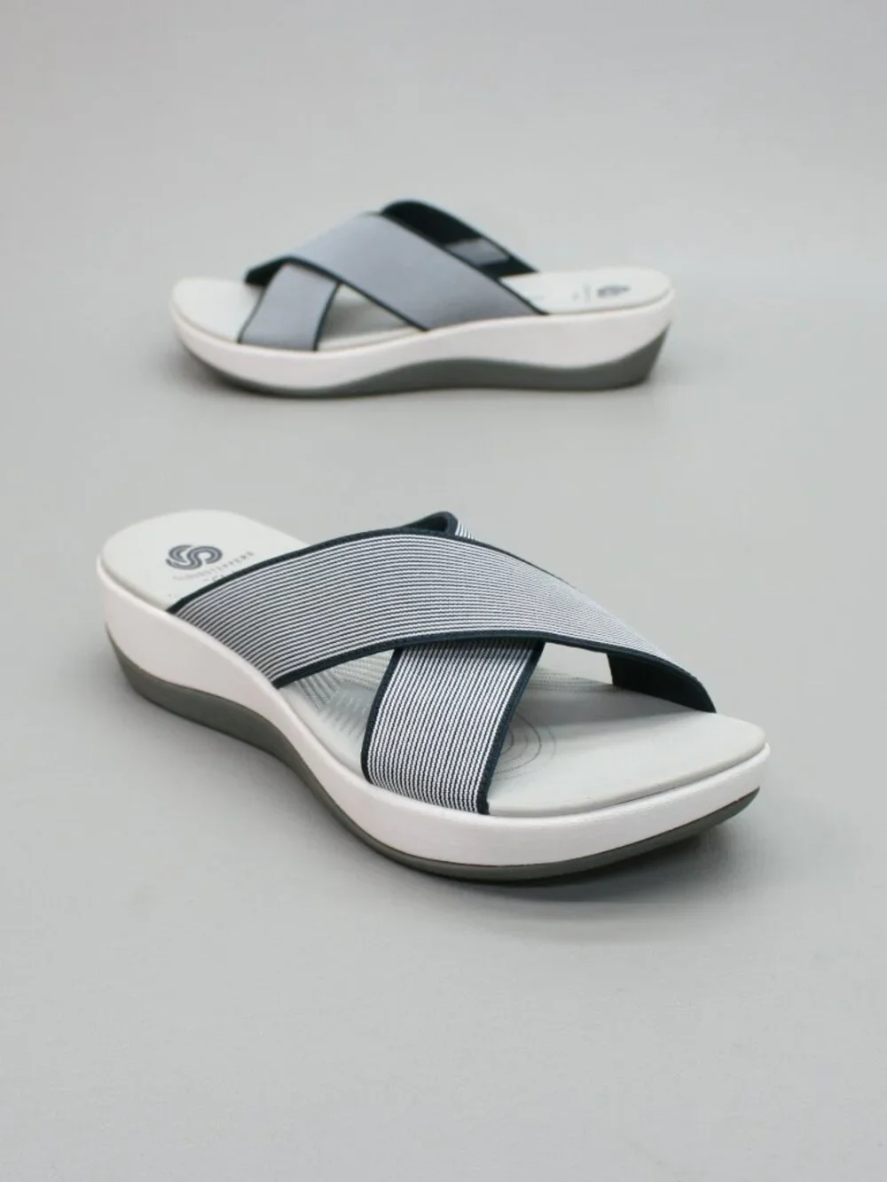 Clarks Ladies 8 M CloudSteppers Arla Elin Blue Cross Straps Slides Shoes Sandals